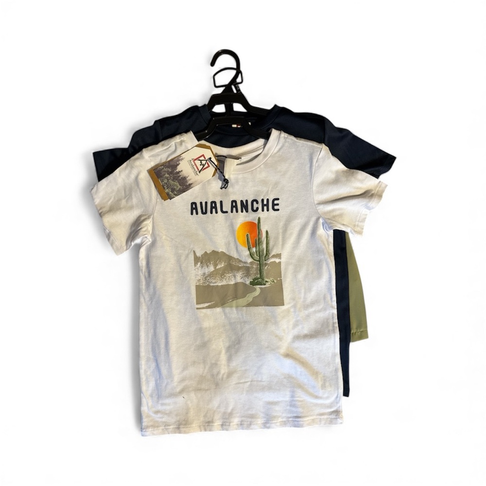 NWT** Avalanche Kids' 3 Piece Set White Graphic T-Shirt Boys 10/12